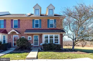 400 Calverton Ct, Harleysville, PA 19438 - Photo 2