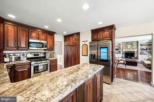 947 Barnswallow Ln, Huntingdon Valley, PA 19006 - Photo 20