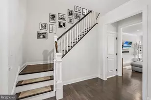 222 Ella Ln, Conshohocken, PA 19428 - Photo 2