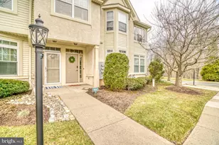 504 Dresher Woods Dr, Dresher, PA 19025 - Photo 2