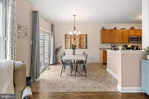 208 Clubhouse Ct, Conshohocken, PA 19428 - Photo 4