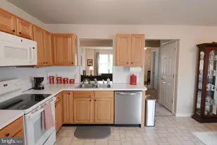 603 Honeysuckle Way, Pennsburg, PA 18073 - Photo 10