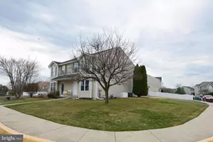 603 Honeysuckle Way, Pennsburg, PA 18073 - Photo 2