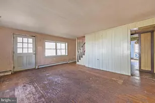 302 Garth Rd, Oreland, PA 19075 - Photo 2