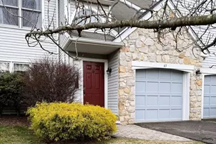 63 Harlow Cir, Ambler, PA 19002 - Photo 2