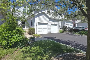 19 Victoria Cir, Collegeville, PA 19426 - Photo 2