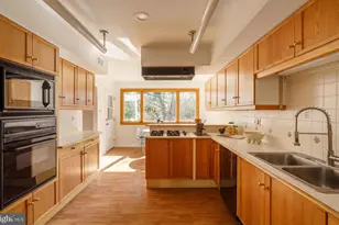 7913 Louise Ln, Glenside, PA 19038 - Photo 2