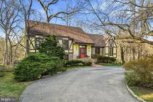 644 Robinson Ln, Haverford, PA 19041 - Photo 2