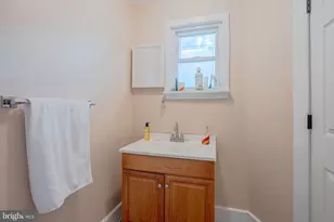 162 E Park Ave, Ambler, PA 19002 - Photo 18