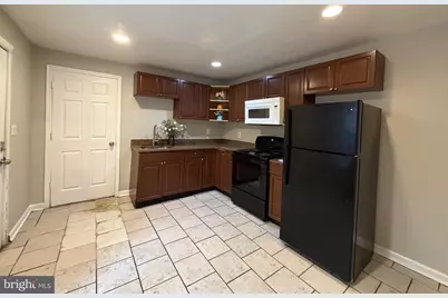 217 E Chestnut Street, Norristown, PA 19401 - Photo 4