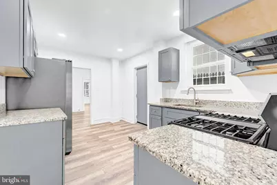 28 W Airy Street, Norristown, PA 19401 - Photo 8