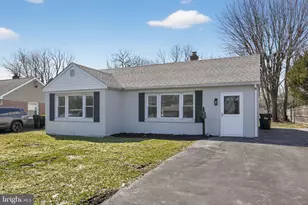 727 W County Line Rd, Hatboro, PA 19040 - Photo 2