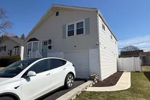 1427 St Charles Pl, Abington, PA 19001 - Photo 2