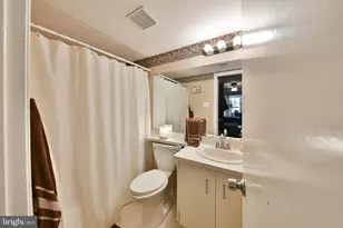 1005 Valley Glen Rd, Elkins Park, PA 19027 - Photo 16