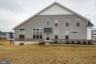 34 Tamarack Cir, Eagleville, PA 19403 - Photo 2