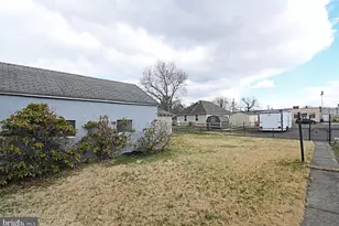 20 E Howard St, Stowe, PA 19464 - Photo 8