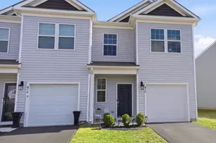 876 Still Waters Ln, Pennsburg, PA 18073 - Photo 1