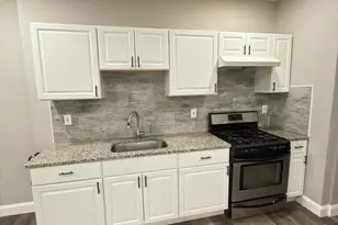 249 E Oak St, Norristown, PA 19401 - Photo 4