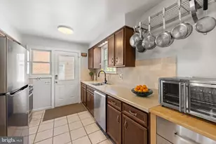 607 Latham Dr, Wynnewood, PA 19096 - Photo 12