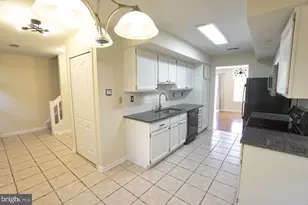 6006 Rolling Hill Dr, North Wales, PA 19454 - Photo 4