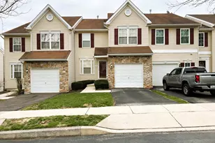 981 Katie Cir, Royersford, PA 19468 - Photo 2