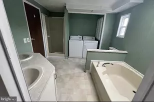 910 Lakeview Dr, Green Lane, PA 18054 - Photo 16