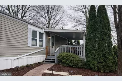 910 Lakeview Drive, Green Lane, PA 18054 - Photo 2