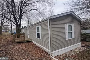 910 Lakeview Dr, Green Lane, PA 18054 - Photo 18