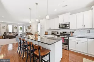 108 Arlington Ln, Telford, PA 18969 - Photo 2