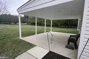 1025 Singer Ln, Norristown, PA 19403 - Photo 4