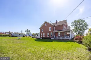 121 Jefferson St, East Greenville, PA 18041 - Photo 2