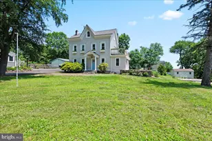 802 Collegeville Rd, Phoenixville, PA 19460 - Photo 2