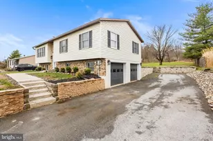 1413 Heather Pl, Pottstown, PA 19464 - Photo 4