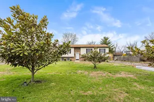 1413 Heather Pl, Pottstown, PA 19464 - Photo 2