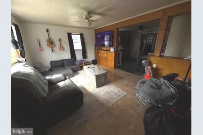 321 W Chestnut Street, Pottstown, PA 19464 - Photo 2