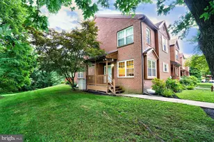 111 Honey Locust Ct, Collegeville, PA 19426 - Photo 2