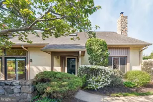32 Highgate Ln, Blue Bell, PA 19422 - Photo 2