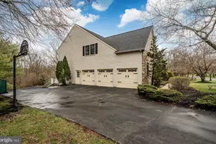 118 Davis Dr, North Wales, PA 19454 - Photo 4