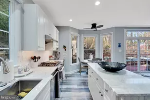 407 Merion Hill Ln, Conshohocken, PA 19428 - Photo 10