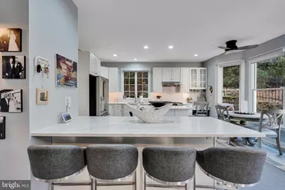 407 Merion Hill Lane, Conshohocken, PA 19428 - Photo 6