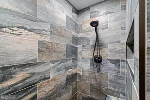 671 Daisy Ln, Pennsburg, PA 18073 - Photo 24