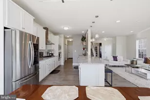 201 Hampton Ct, Harleysville, PA 19438 - Photo 2