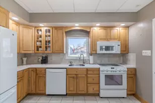 319 Margaretta Ave, Huntingdon Valley, PA 19006 - Photo 10