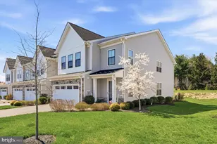 380 Huntington Ln, Ambler, PA 19002 - Photo 2