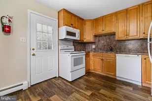 429 Edgemont Ave, Lansdale, PA 19446 - Photo 2