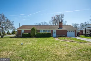 874 Sunset Ln, Telford, PA 18969 - Photo 1