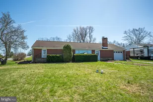 874 Sunset Ln, Telford, PA 18969 - Photo 4