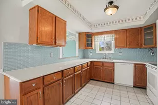 117 Elio Cir, Royersford, PA 19468 - Photo 10