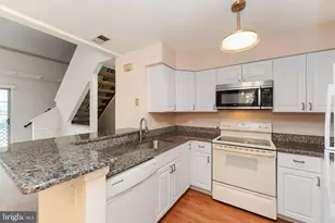 912 Foxmeadow Dr, Royersford, PA 19468 - Photo 6