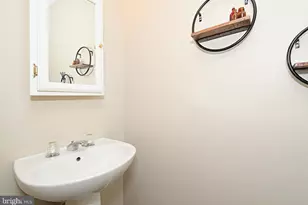 1039 Greenes Way Cir, Collegeville, PA 19426 - Photo 6